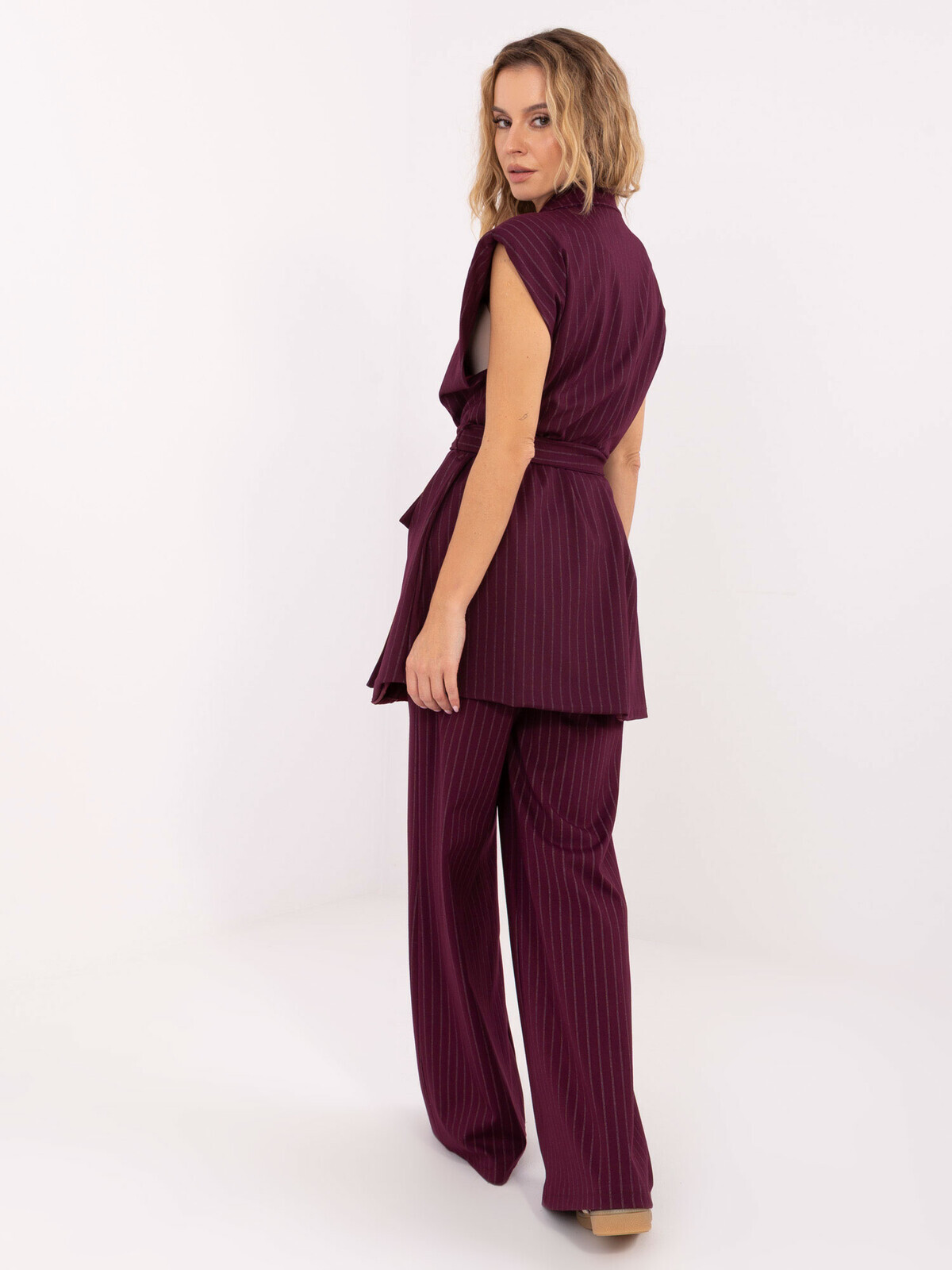 Bordový dámsky komplet s vestou