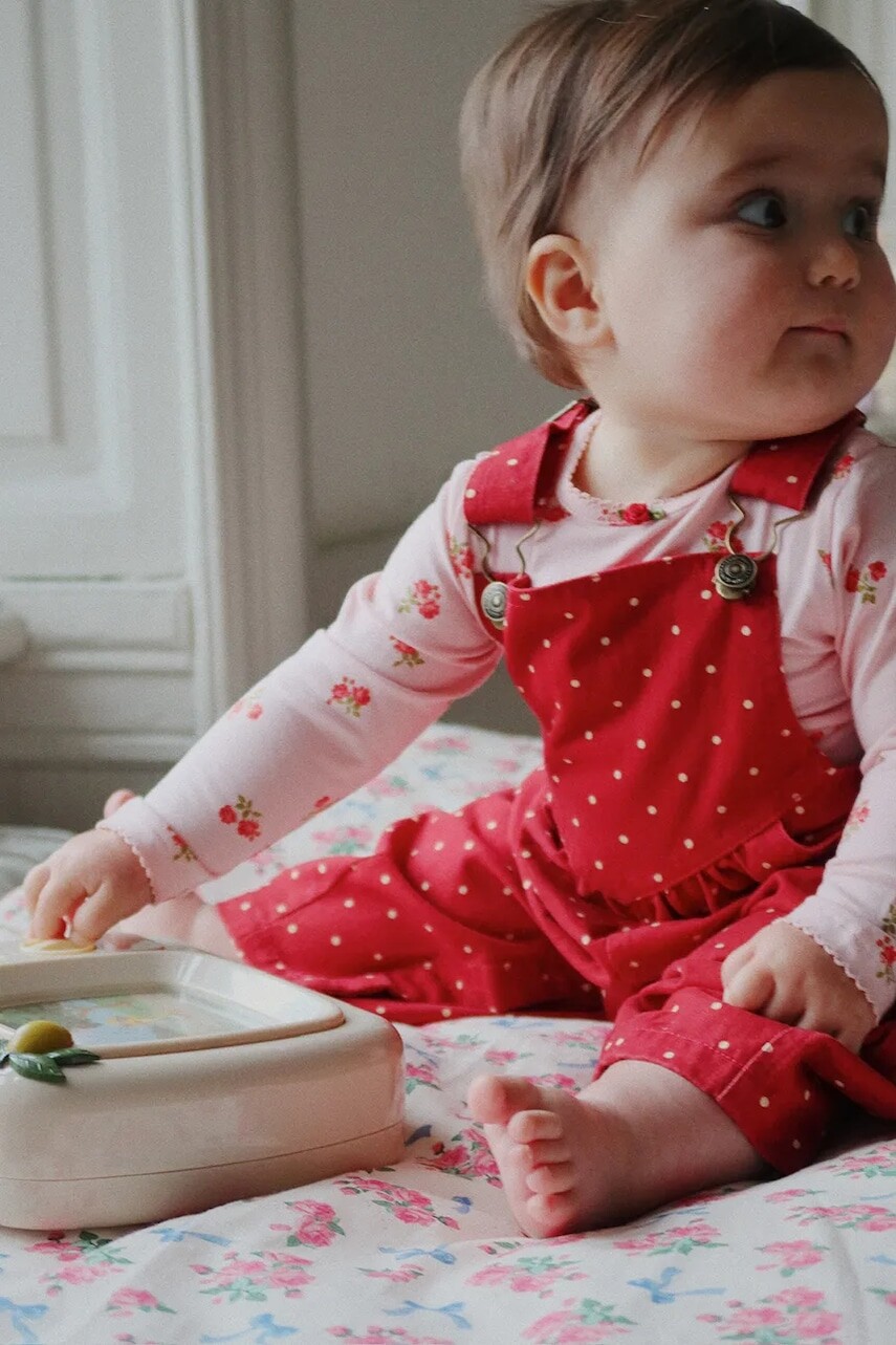 Detské bavlnené nohavice Konges Sløjd NOLA OVERALLS GOTS červená farba, KS103945