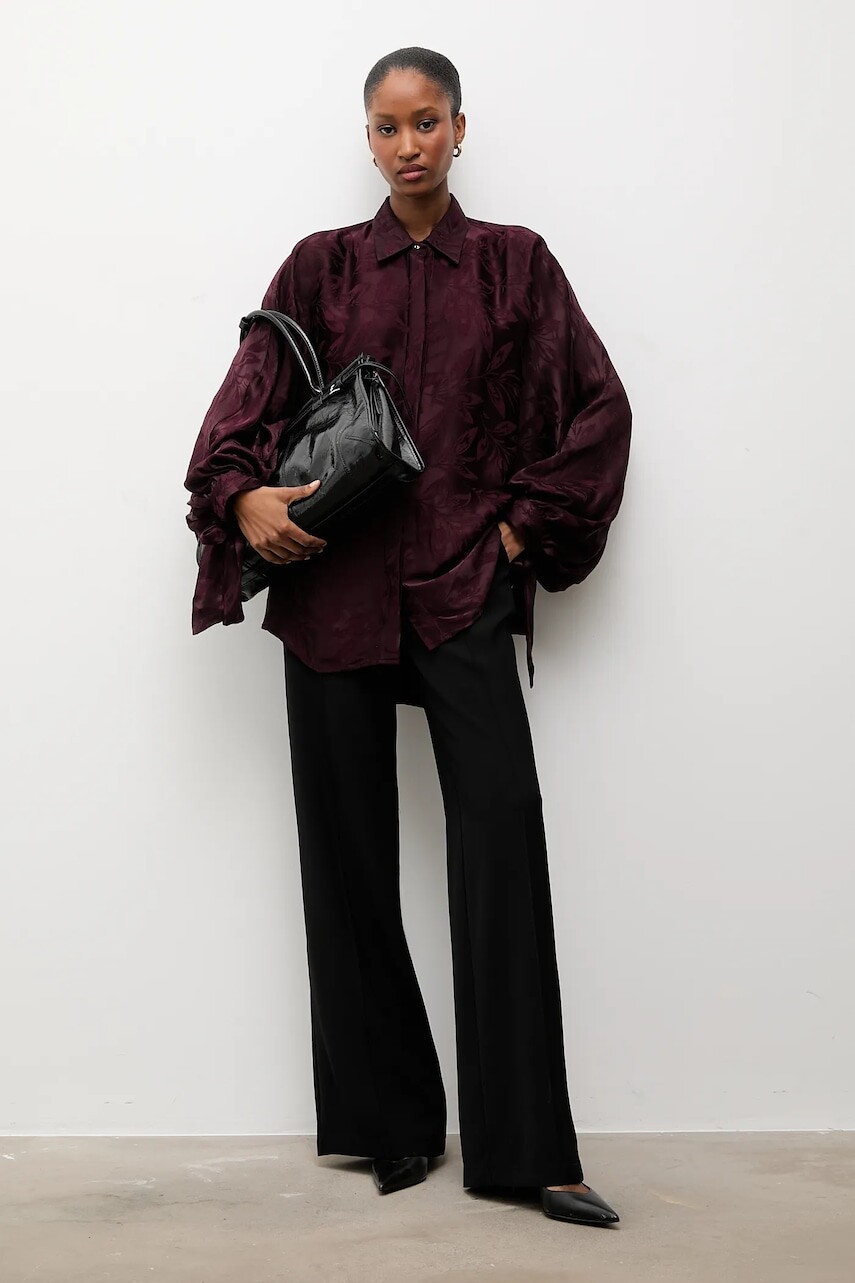 Košeľa Answear.LAB bordová farba, voľný strih, s klasickým golierom