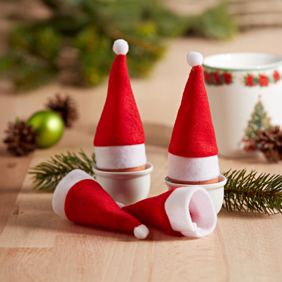 Ozdoby na vajíčka Santova čiapka, 4 kusy
