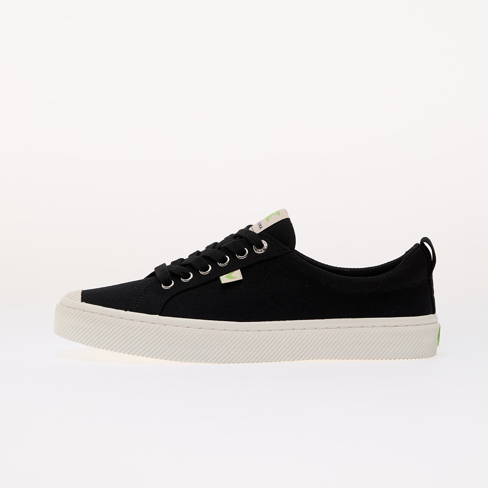 Tenisky Cariuma W Oca Low Black EUR 38