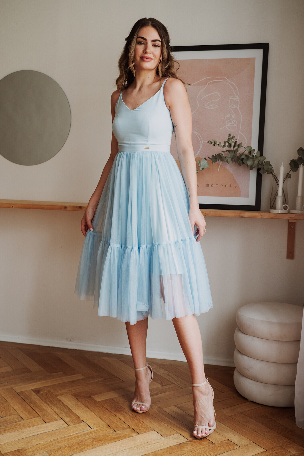 Parisse Svetlomodré midi šaty s tylovou sukňou Veľkosť: S