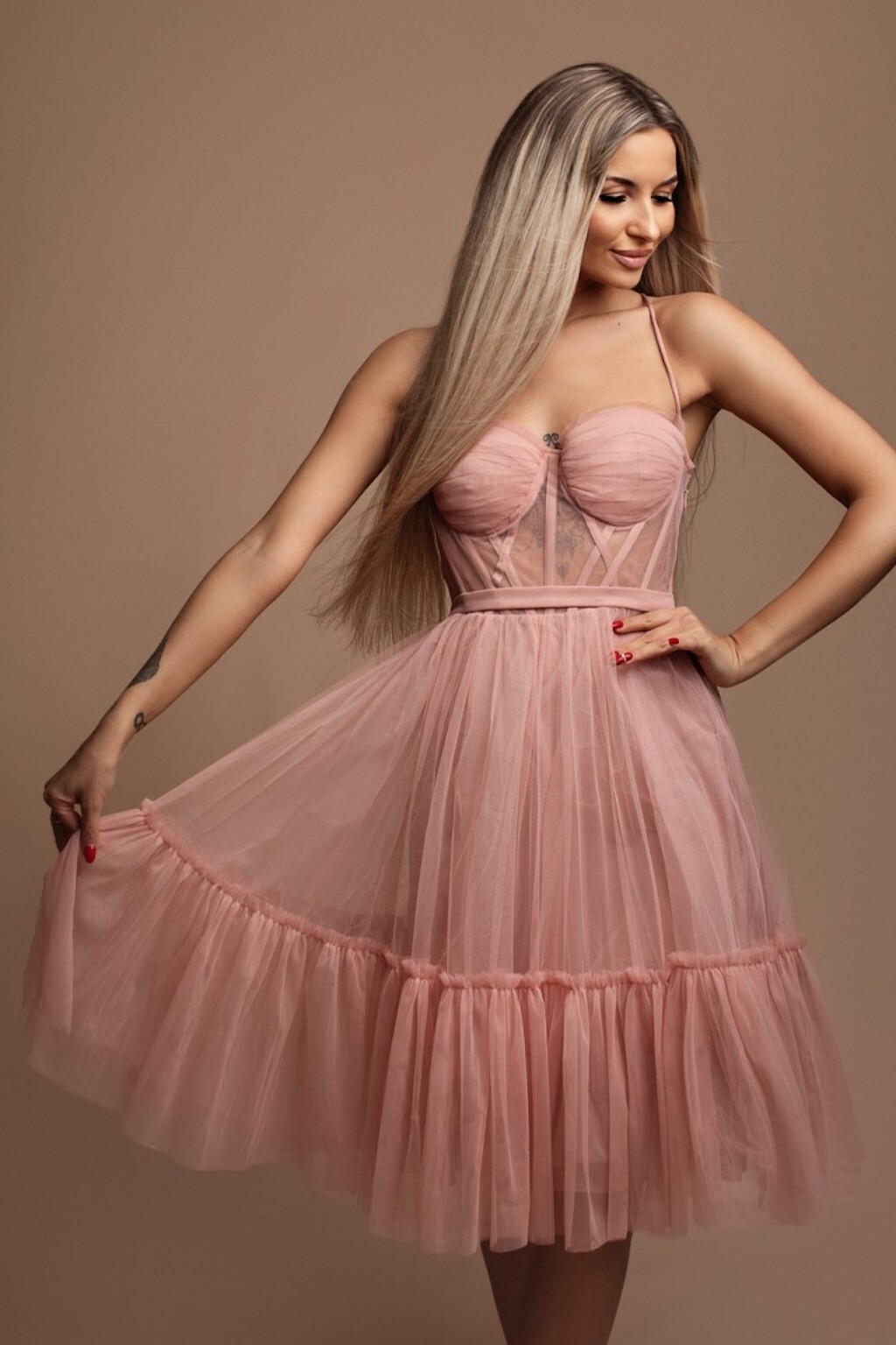 Eva & Lola Staroružové tylové midi šaty Veľkosť: M