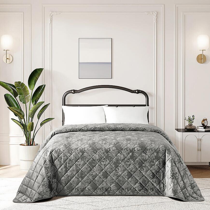 Prikrývka na posteľ Mirella RQ-093 220x250 cm sivá