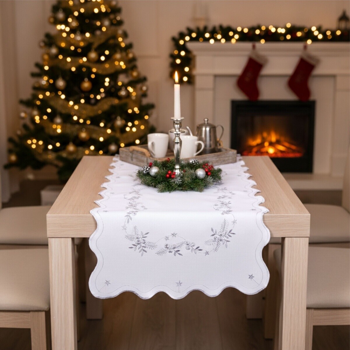 Obrus Vianočný, Vianočné bobule šedostrieborné, biely