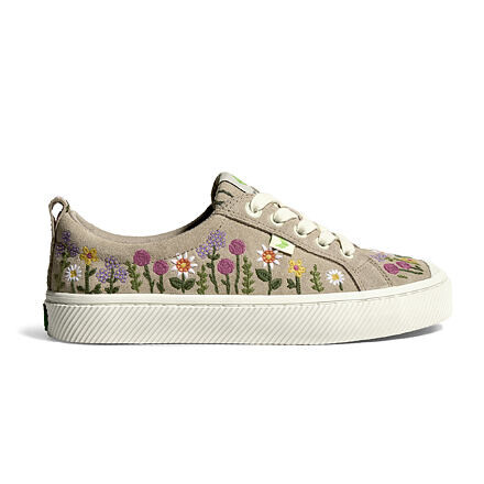 Pánské volnočasové boty Cariuma OCA Low Sand Suede Embroidered Flowers Sneaker