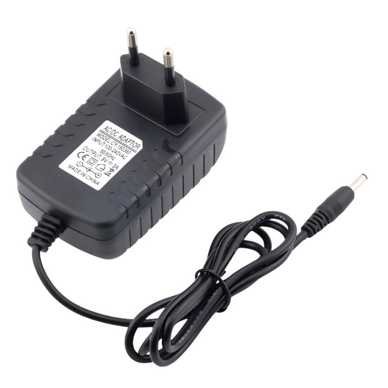 Napájací zdroj zásuvkový 9V, 3A, 3,5x1,35mm