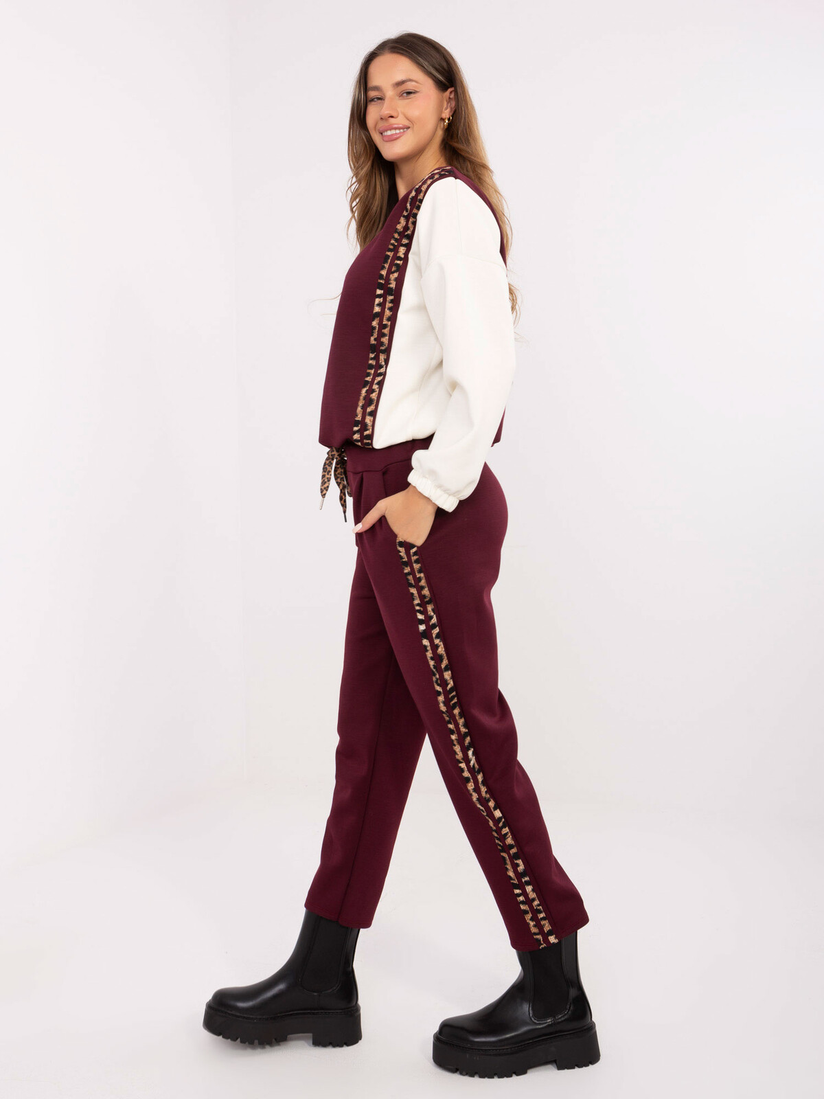 Bordový dámsky komplet s pruhmi