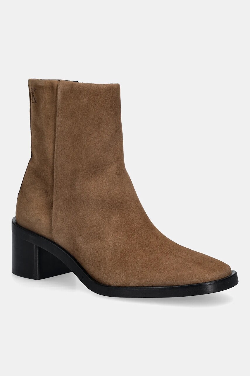 Semišové topánky Calvin Klein BLOCK HEEL ZIP BOOT SUE hnedá farba, na podpätku, HW0HW02592