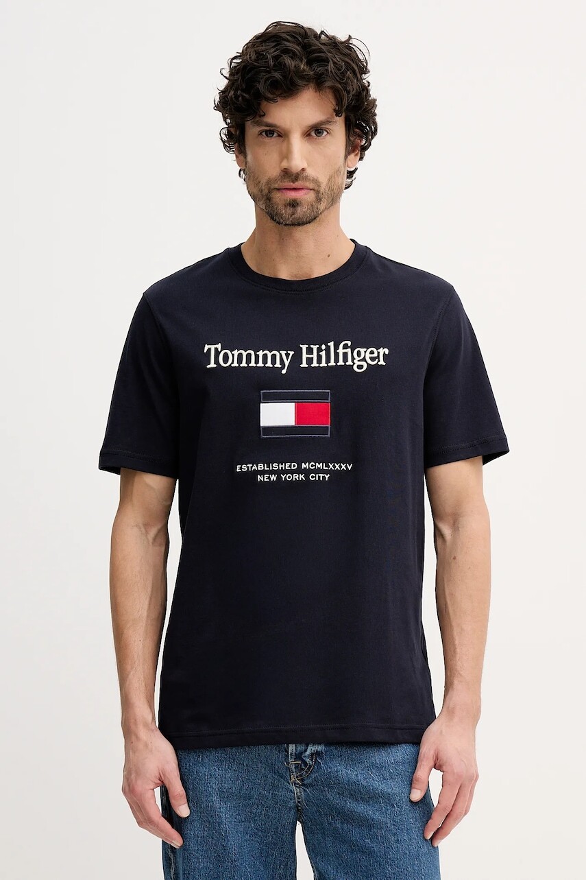 Bavlnené tričko Tommy Hilfiger pánske, tmavomodrá farba, s nášivkou, MW0MW42736