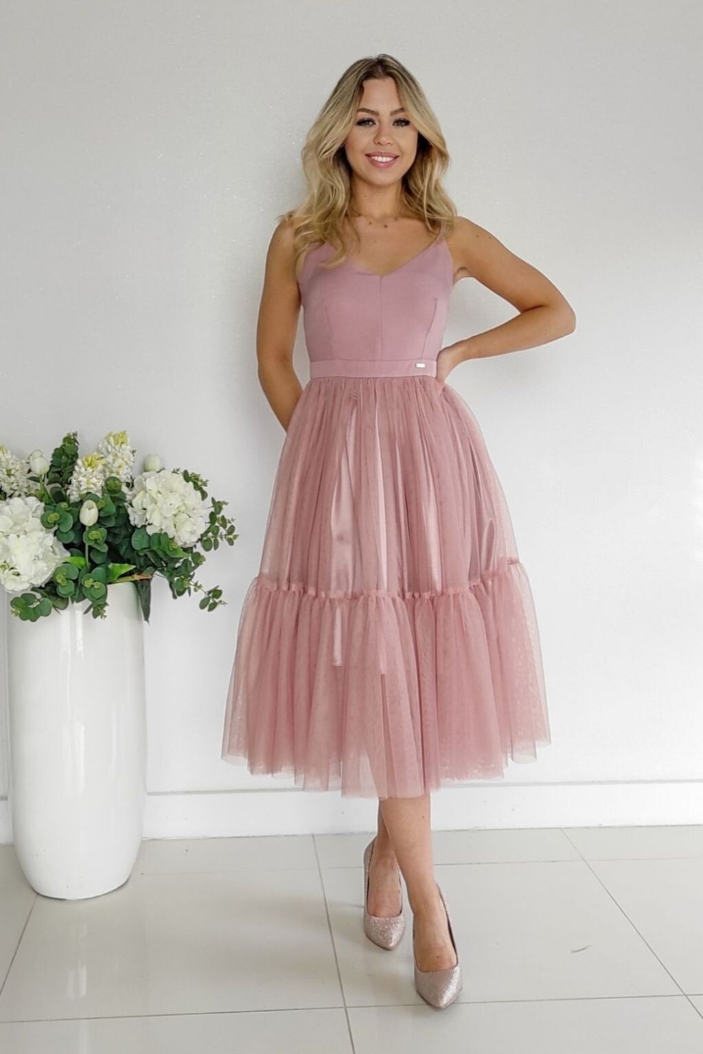 Parisse Staroružové midi šaty s tylovou sukňou Veľkosť: L