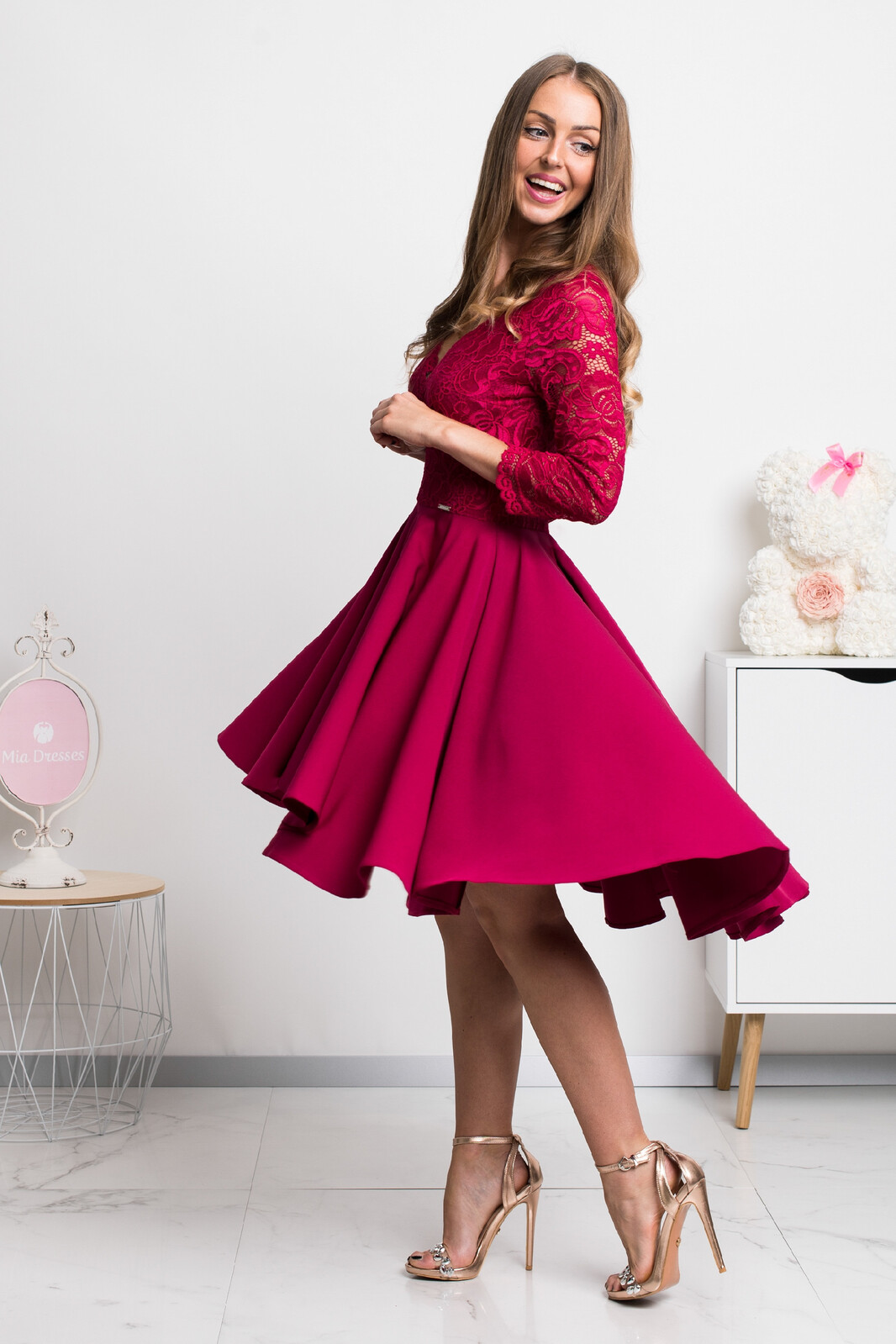 Numoco Bordové asymetrické šaty s čipkou Veľkosť: L