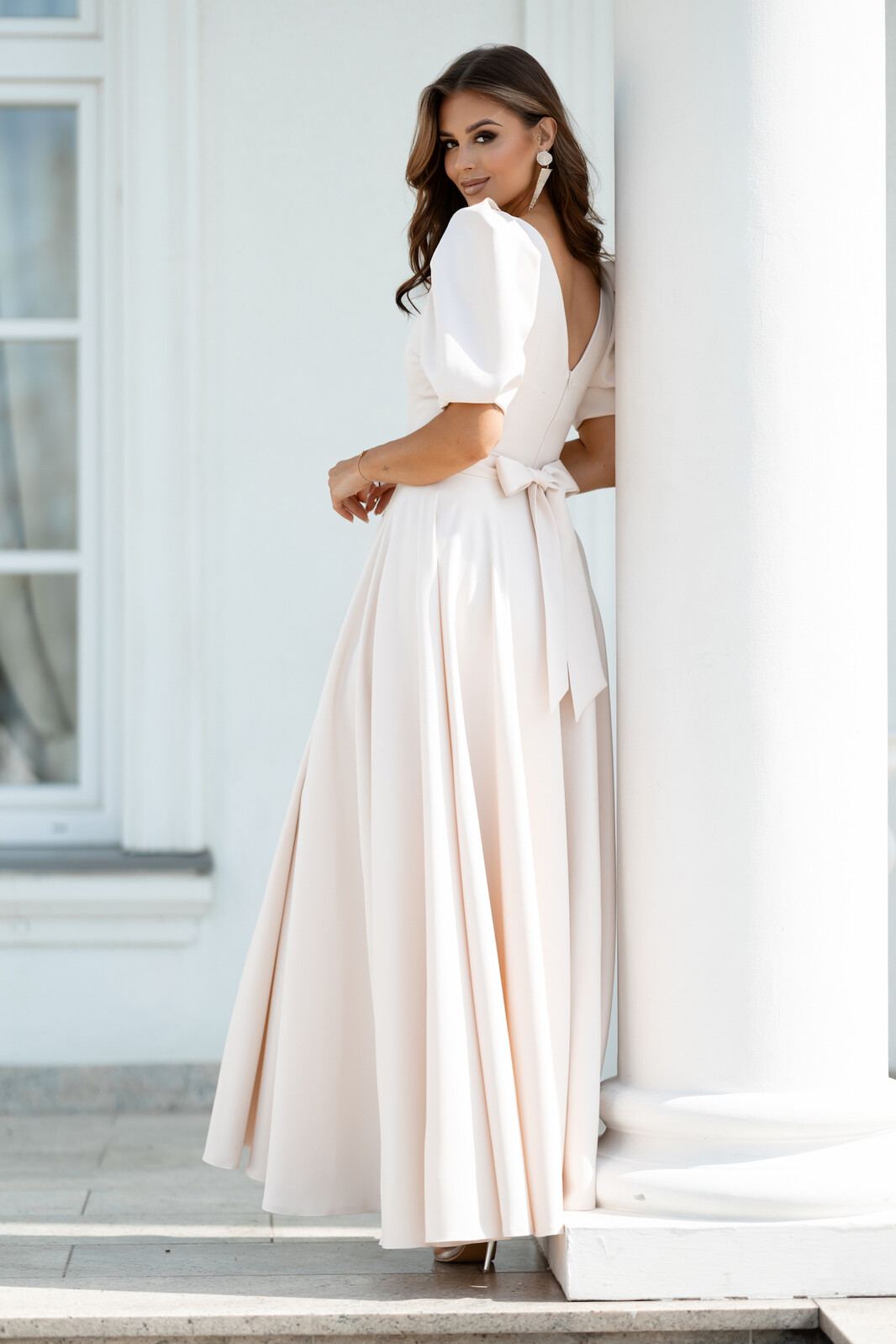 Lacoria Krémové spoločenské šaty s balónovými rukávmi Veľkosť: XXL