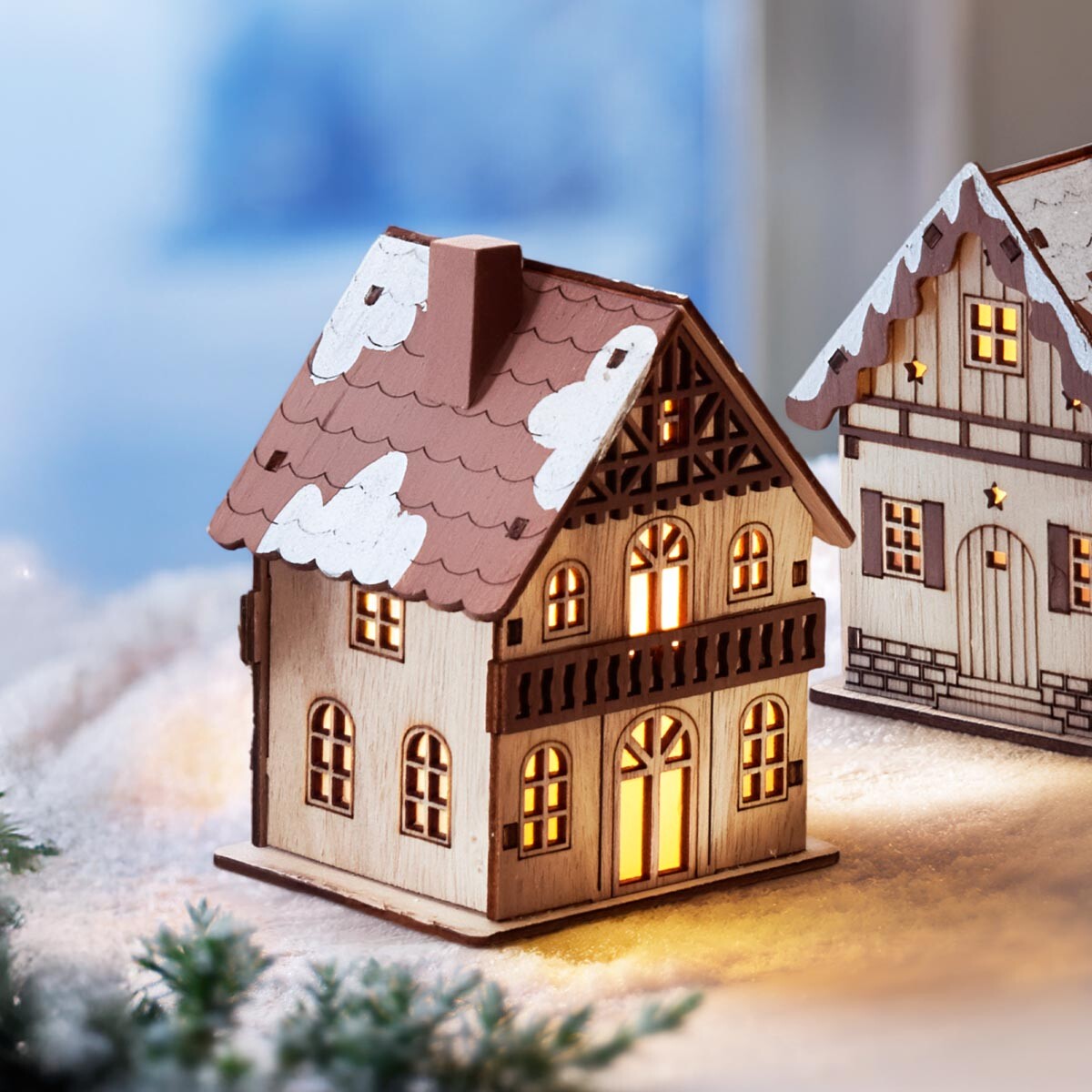 LED dekorácie Dom s dvoma poschodiami