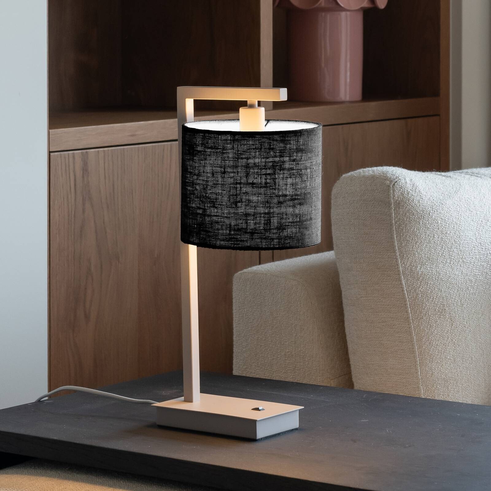 It's about RoMi Stolová lampa Boston, čierna/piesková farba