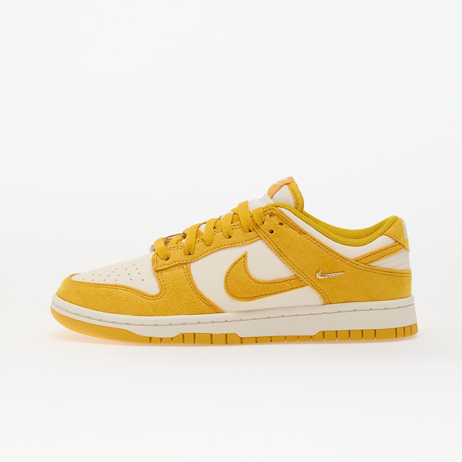 Tenisky Nike Wmns Dunk Low Pale Ivory/ Dk Sulfur-Sail-Mtlc Gold EUR 40
