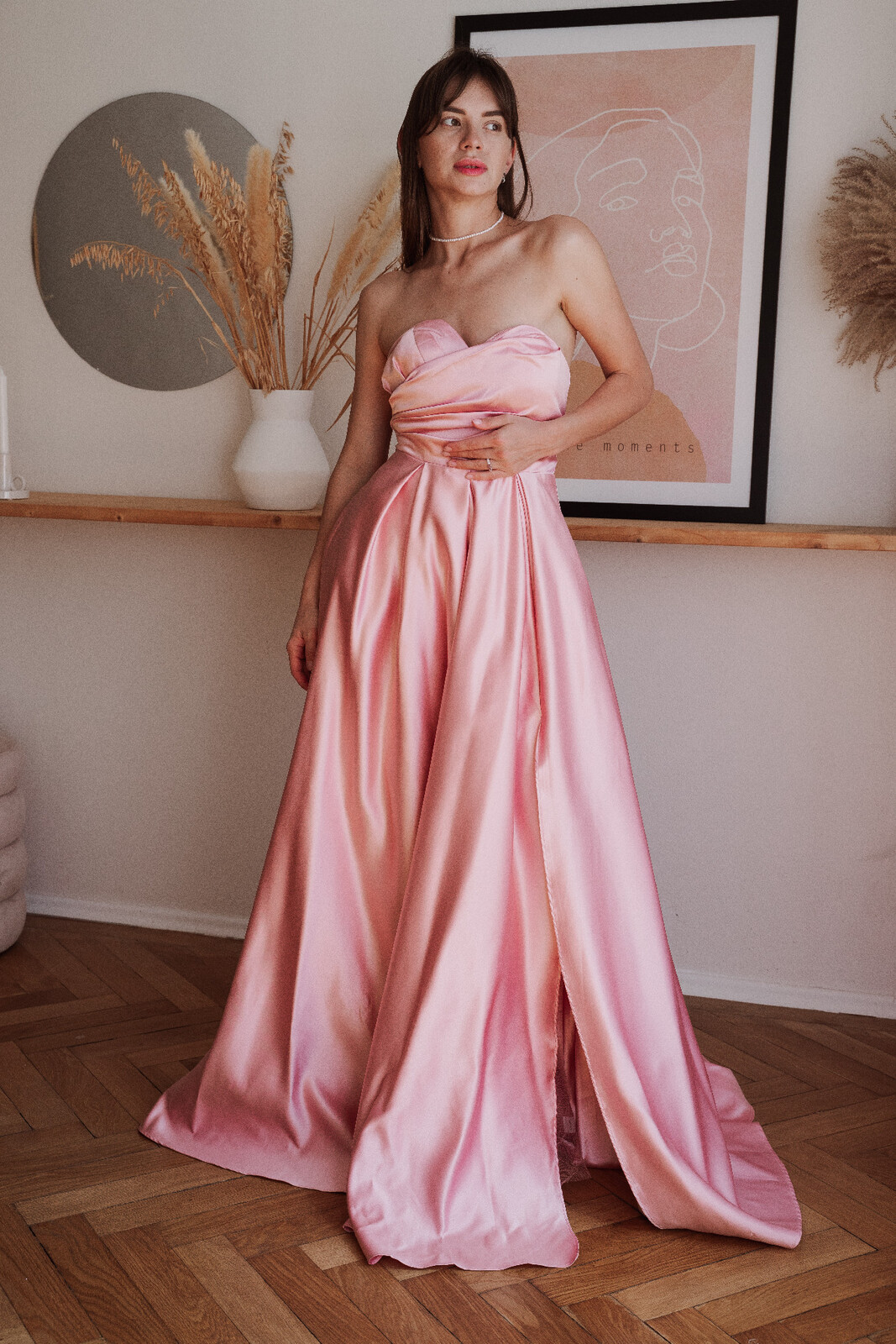 Eva & Lola Ružové lesklé šaty s rozparkom Veľkosť: L