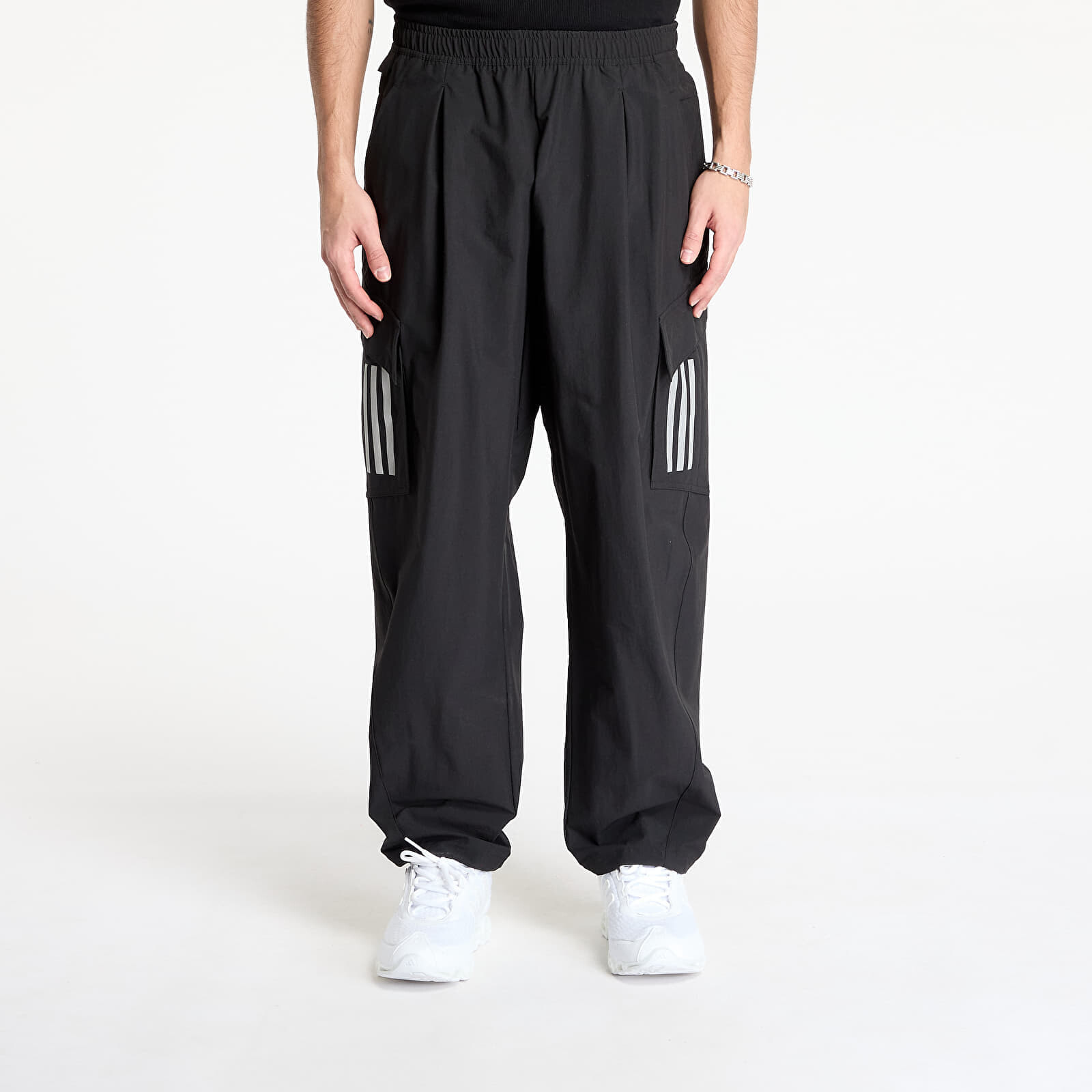 Kalhoty adidas x Mercedes Amg Petronas Formula One Team Mechanics Pant Black/ Black/ Reflective Silver L