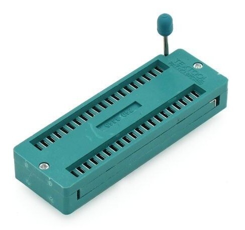 Univerzálna pätica IO