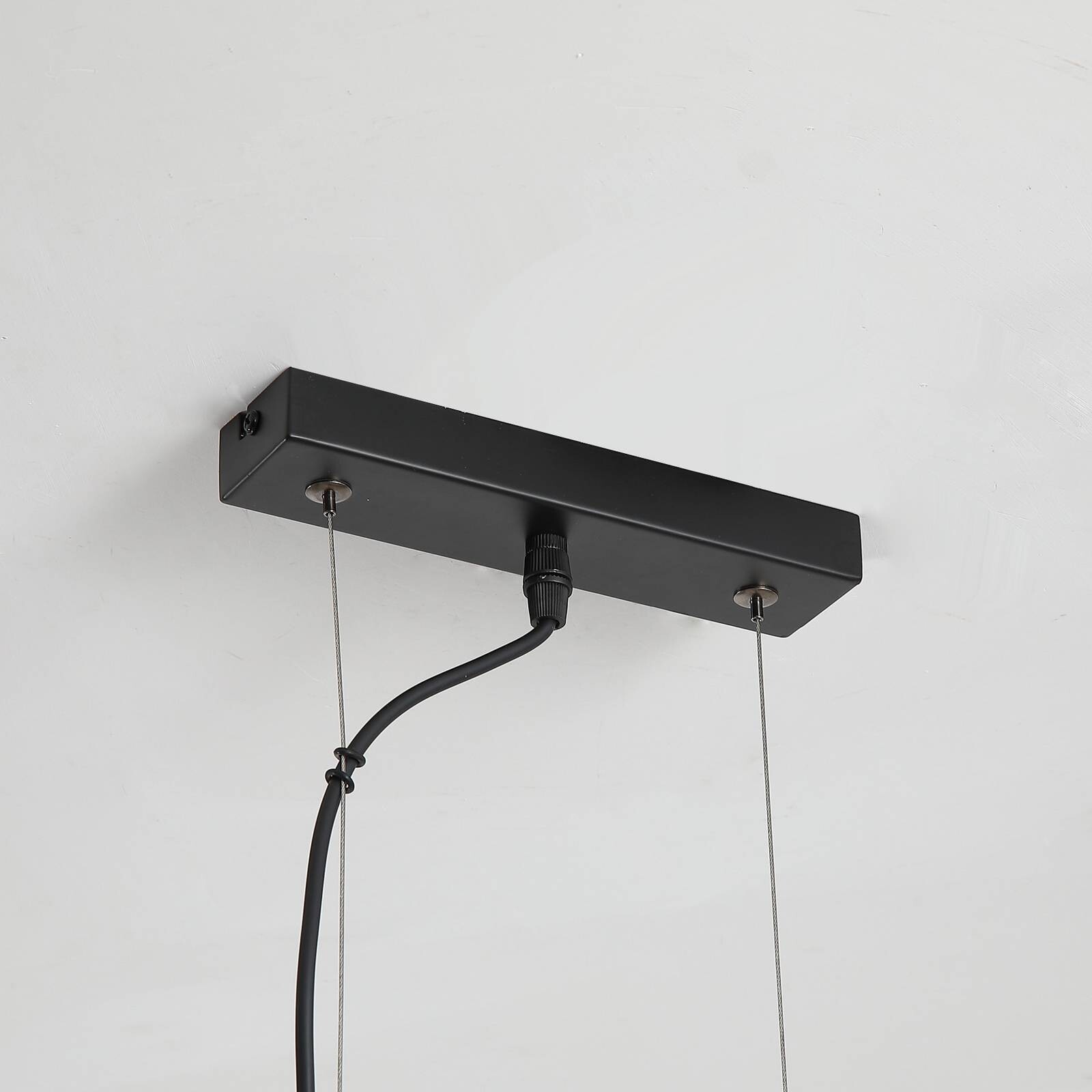 Závesné svietidlo Hessian, dĺžka 60 cm, prírodná biela, ľan/kov