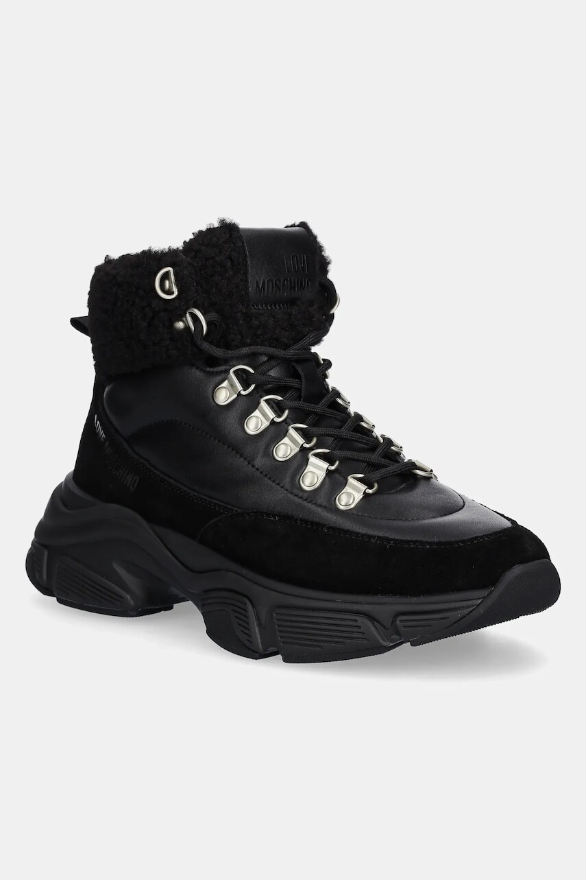 Členkové topánky Love Moschino čierna farba, na plochom podpätku, JA15356G0NIAM00A