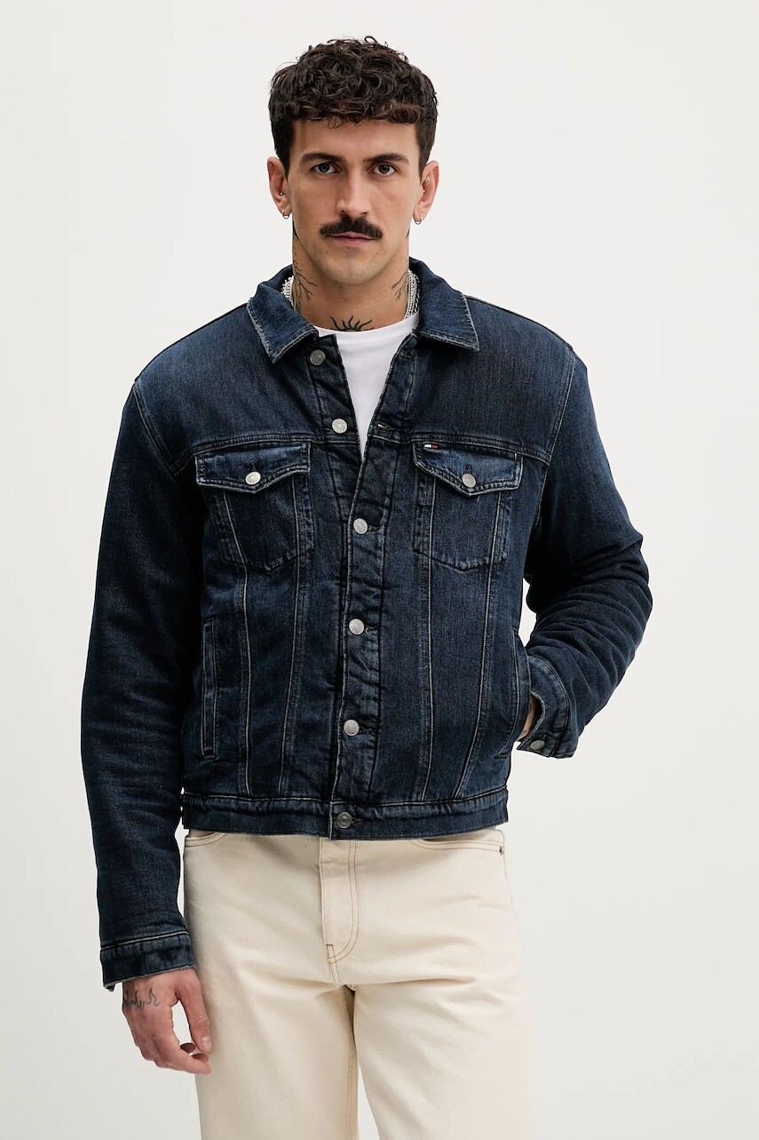 Rifľová bunda Tommy Jeans tmavomodrá farba, prechodná, DM0DM21970