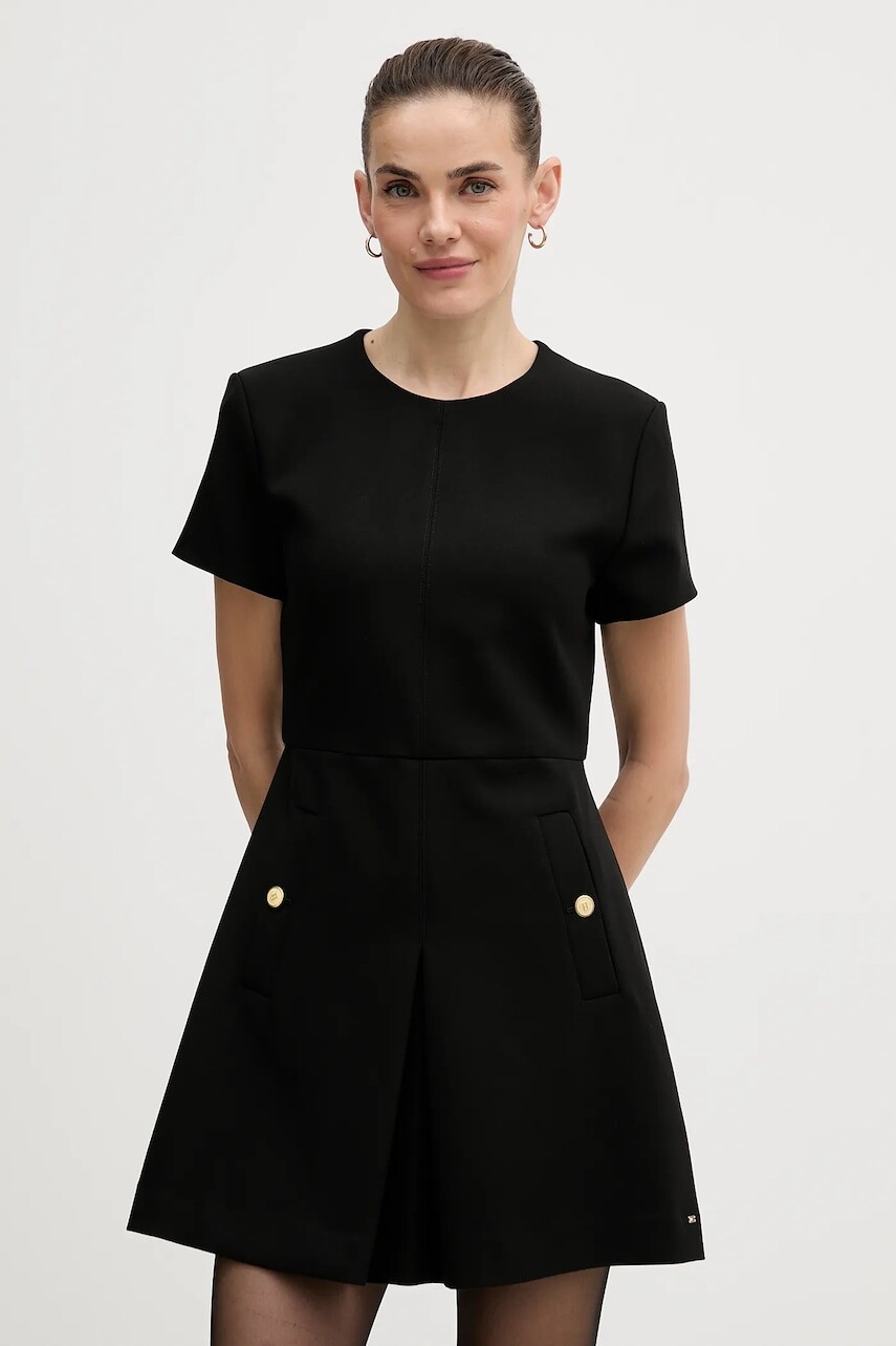 Šaty Tommy Hilfiger čierna farba, mini, áčkový strih, WW0WW47970