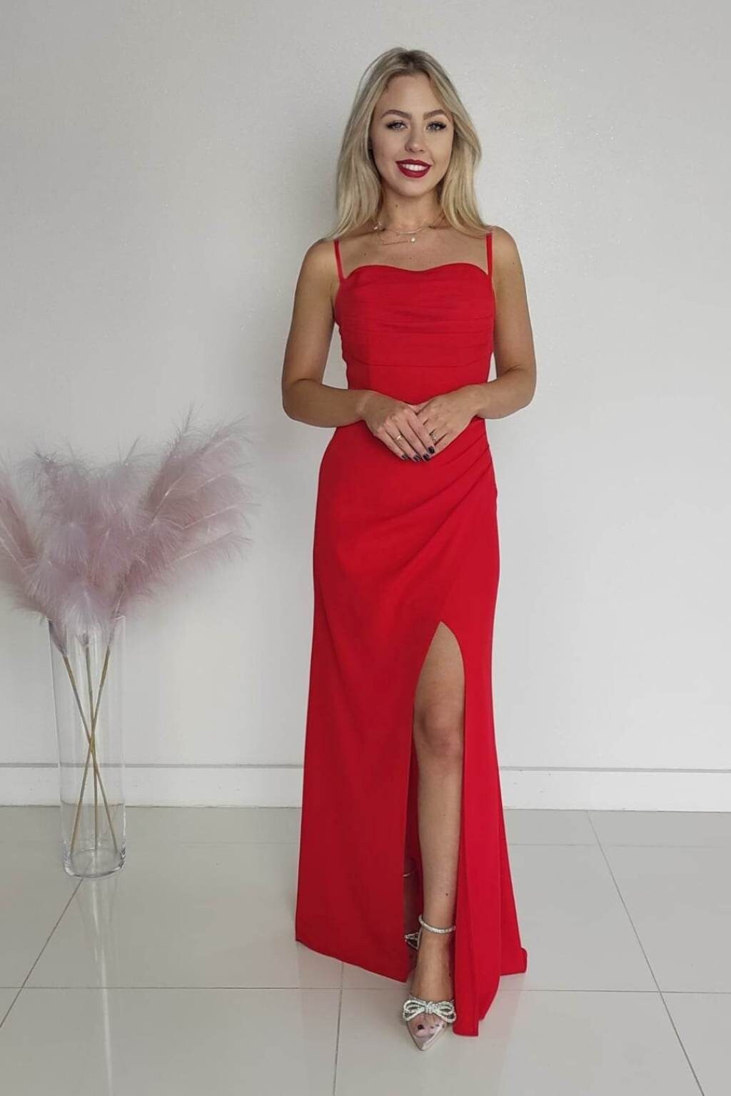 Parisse Červené spoločenské šaty s rozparkom Veľkosť: M