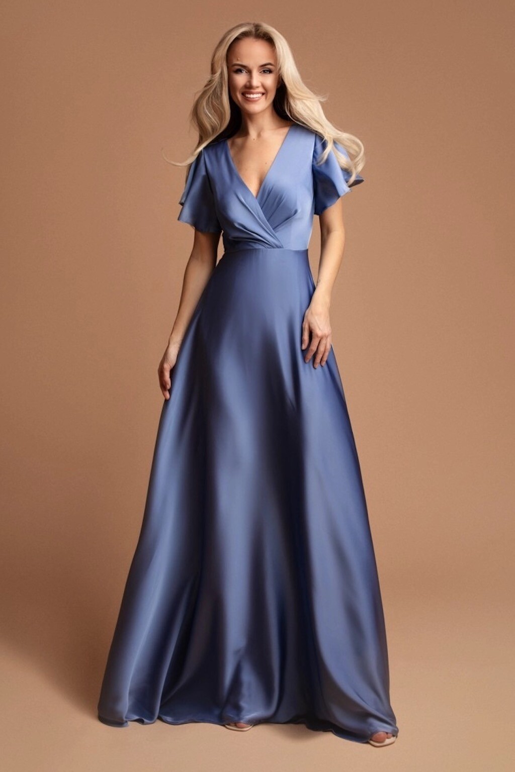 Eva & Lola Svetlomodré saténové šaty s voľnými rukávmi Veľkosť: S