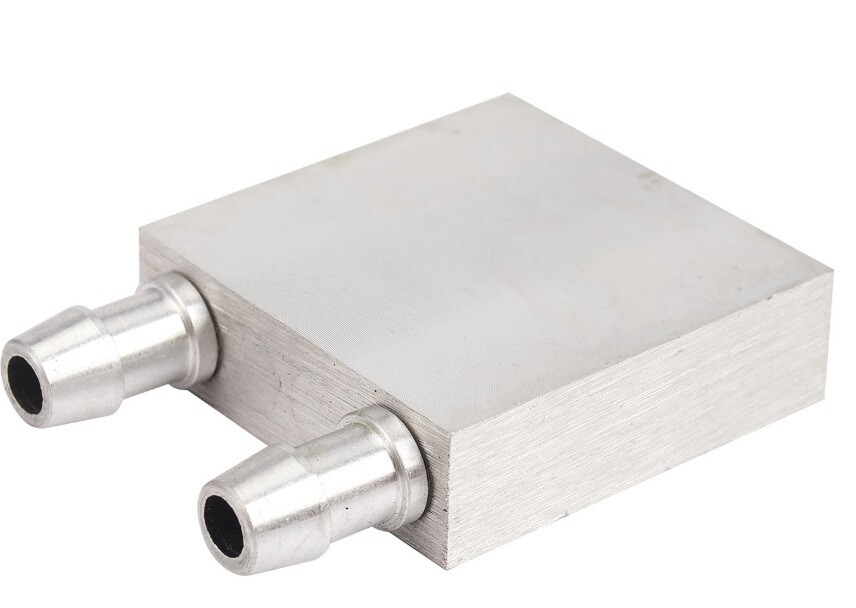 Vodný chladiaci blok (water cooling plate) – 40 × 40 × 12 mm