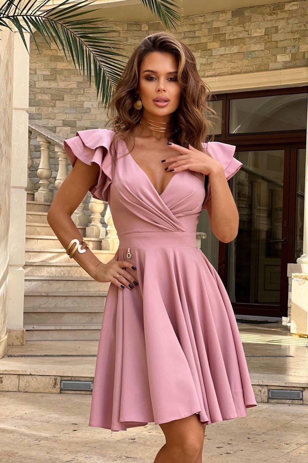 Bicotone Staroružové krátke šaty s volánikovými rukávmi Veľkosť: XS