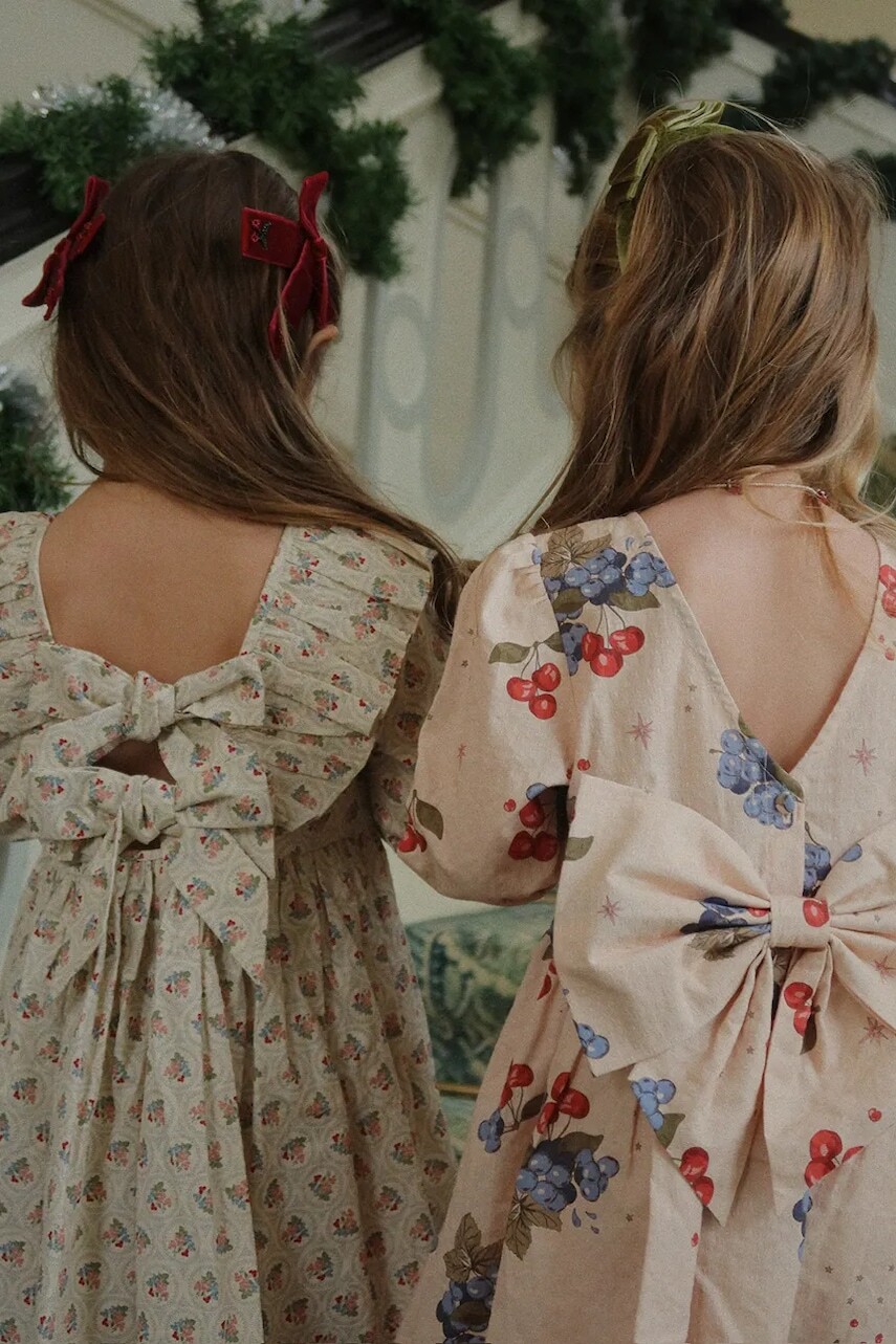 Dievčenské bavlnené šaty Konges Sløjd AVI LS BOW DRESS GOTS béžová farba, mini, áčkový strih, KS104203