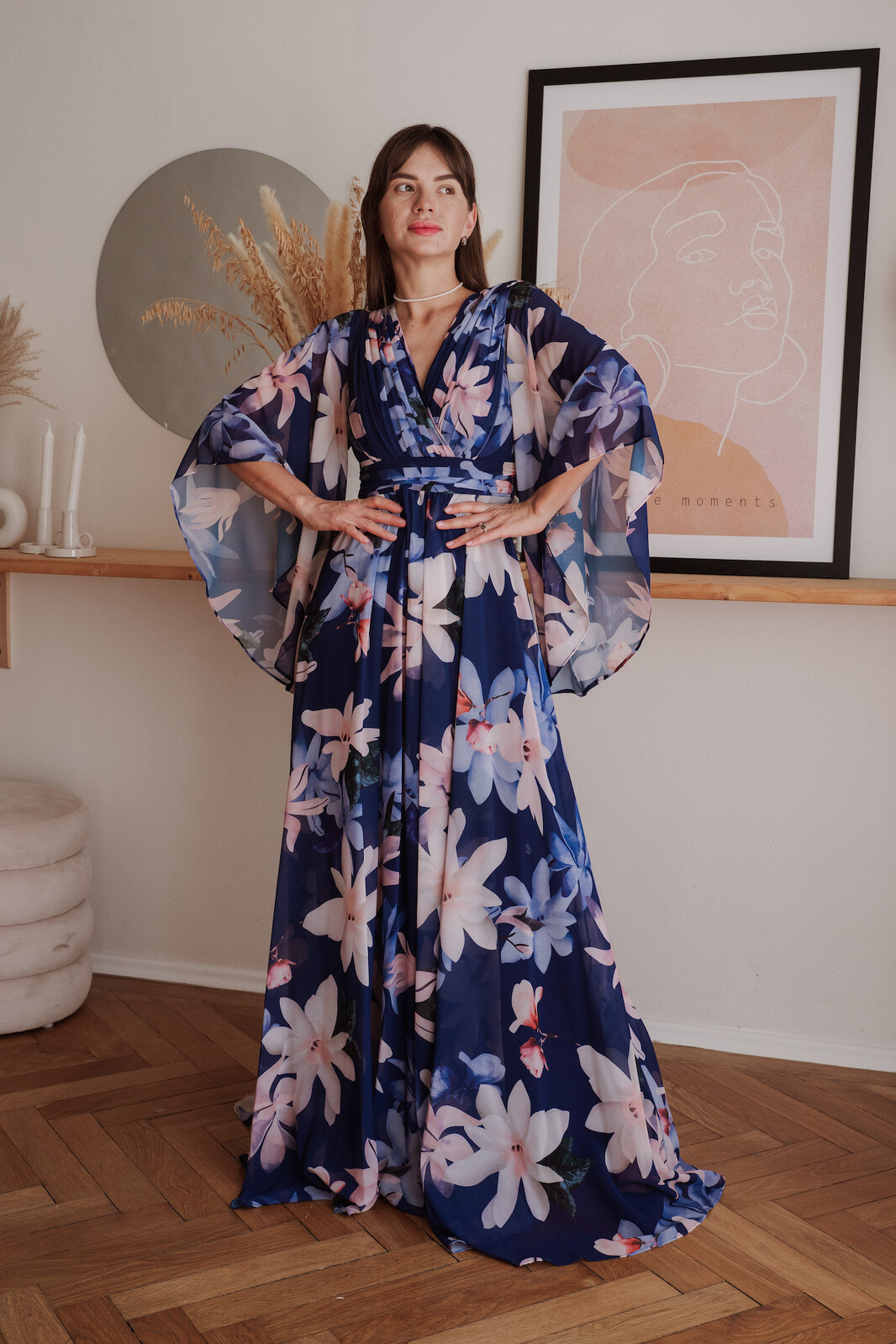 Eva & Lola Tmavomodré kvetinové šaty s voľnými rukávmi Veľkosť: S