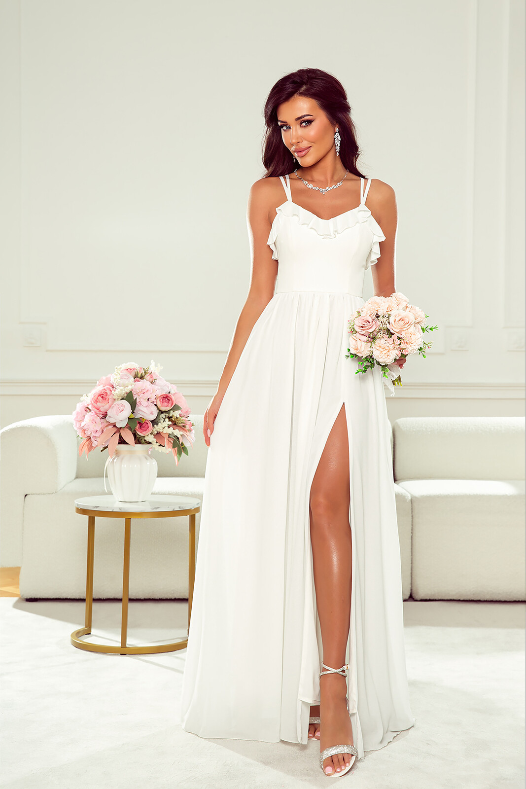 Warsaw Dress Biele šifónové šaty s rozparkom a volánikmi Veľkosť: S