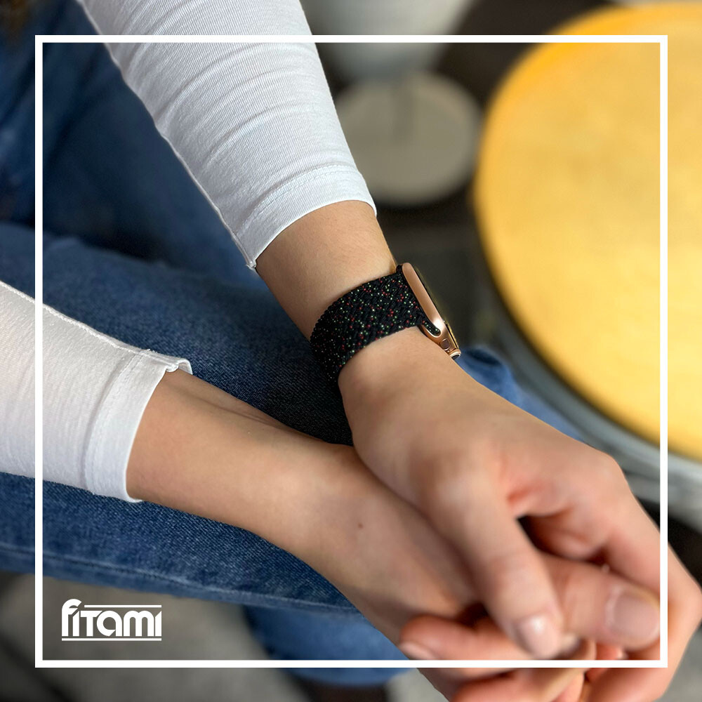 Marvelli - Pletený navliekací remienok pre Apple Watch - Black Star Veľkosť: 42/44/45/46/49mm, Obvod: M (stredný až väčší obvod zápästia), Farba:…