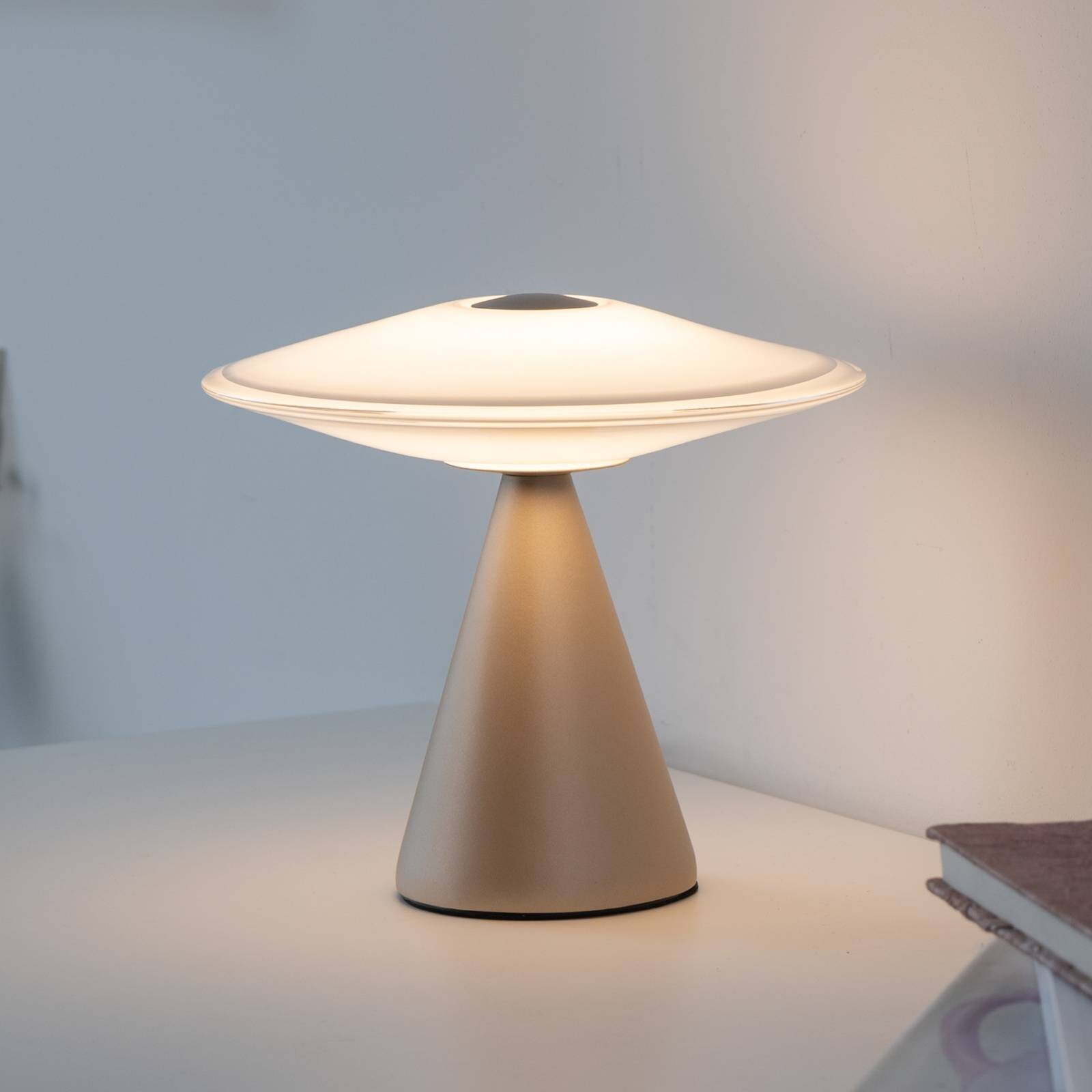 Paul Neuhaus stolová LED lampa Elipsa, biela/bronzová, stmievateľné