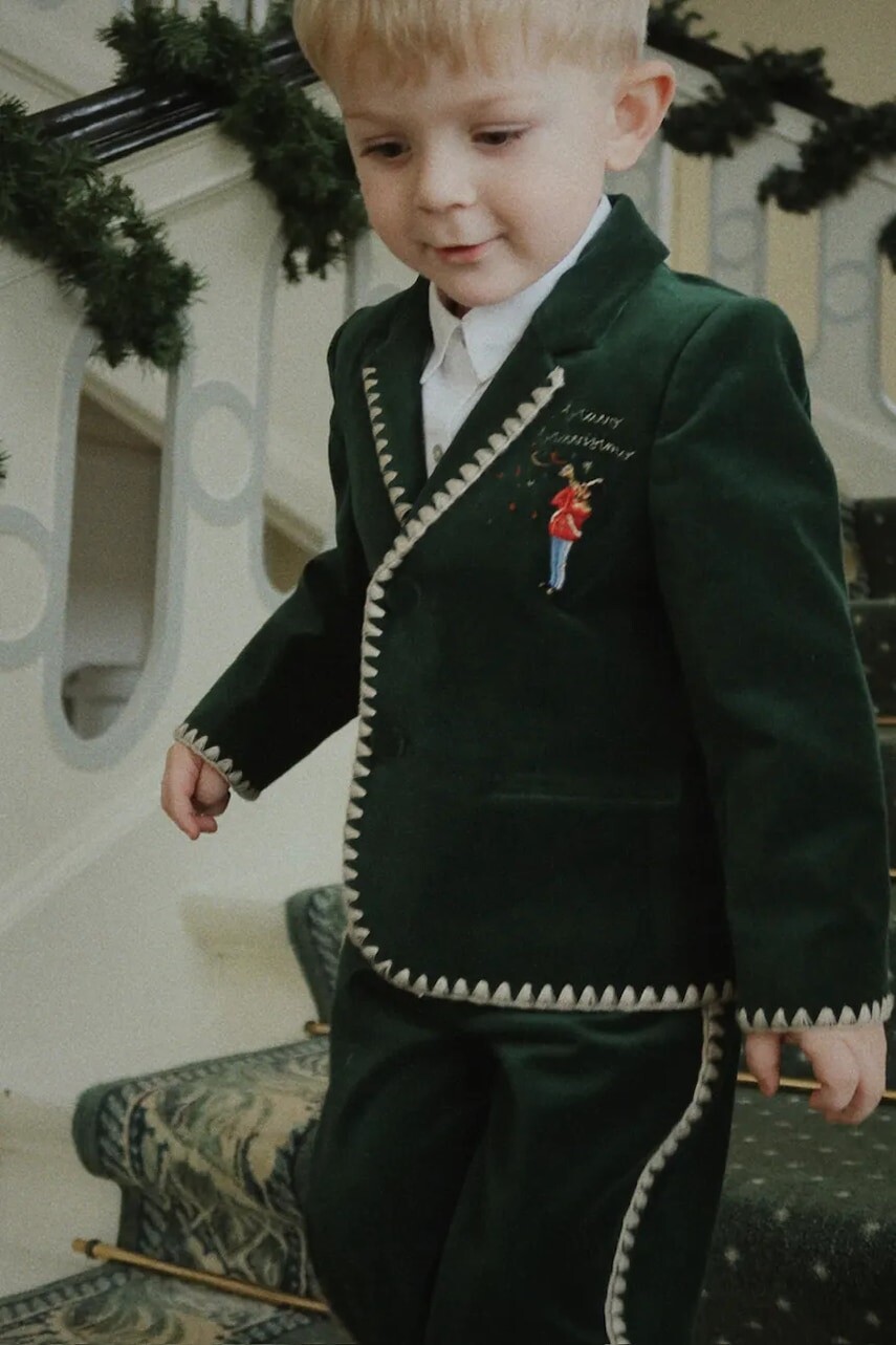 Detské zamatové nohavice Konges Sløjd ROCKY PANTS zelená farba, s nášivkou, KS104413