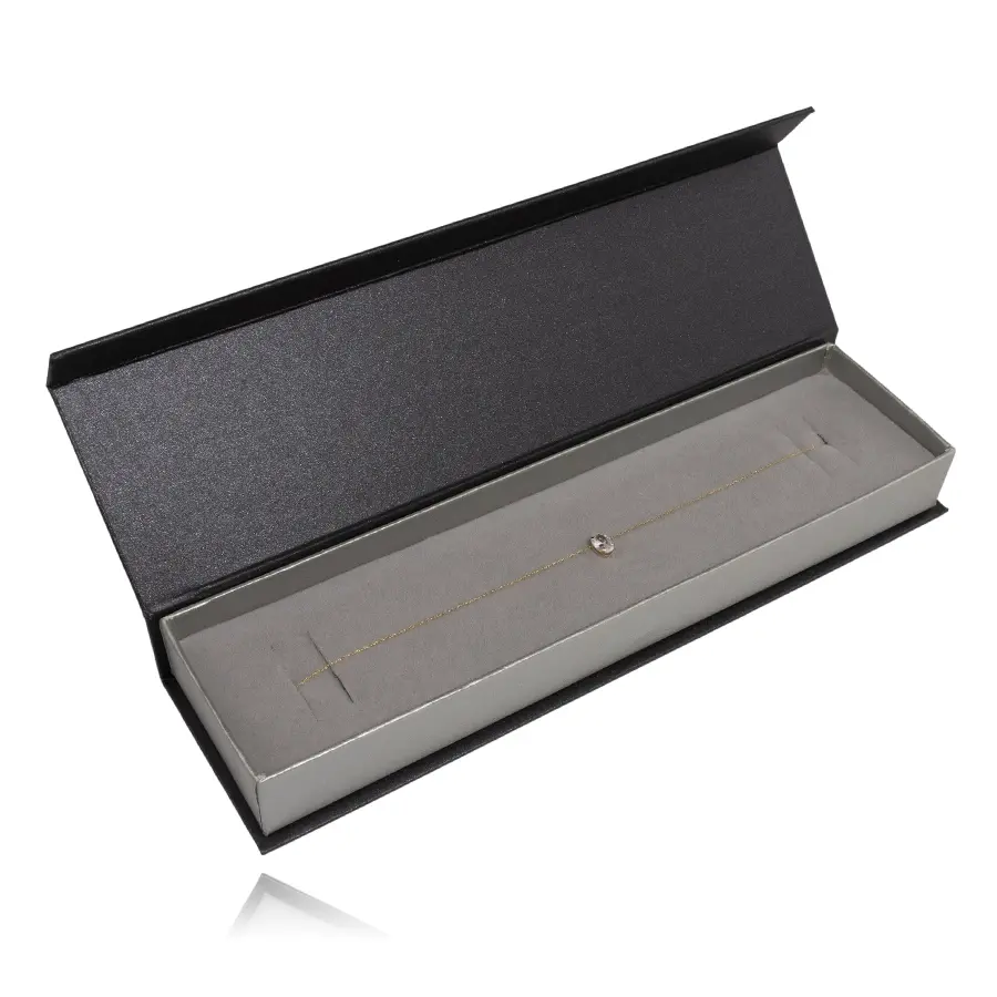 Darčeková krabička na náramok v čierno-striebornej farbe