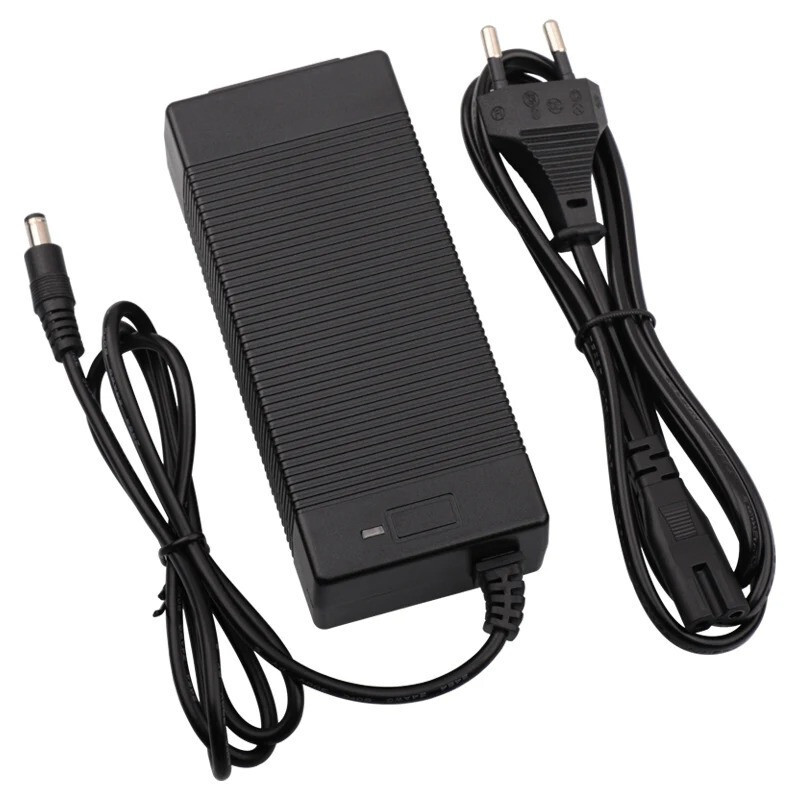 Napájací zdroj zásuvkový 28.8V, 2A, 5.5x2.1mm, nabíjačka olovených batérií