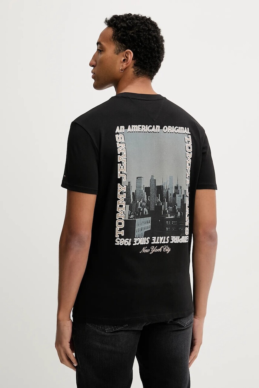 Bavlnené tričko Tommy Jeans pánske, čierna farba, vzorované, DM0DM22128