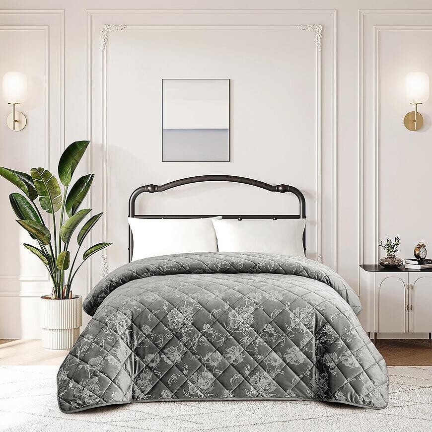 Prikrývka na posteľ Amanda RQ-101 220x250 cm sivá