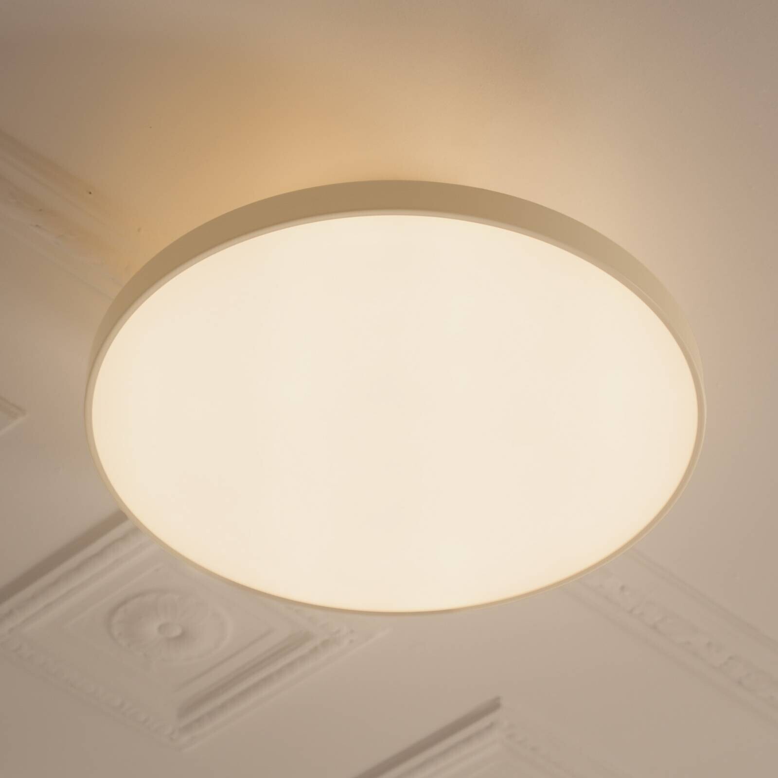 UMAGE stropné LED svetlo Asteria UP PLUS, perleťovo biele, Ø 60 cm CCT