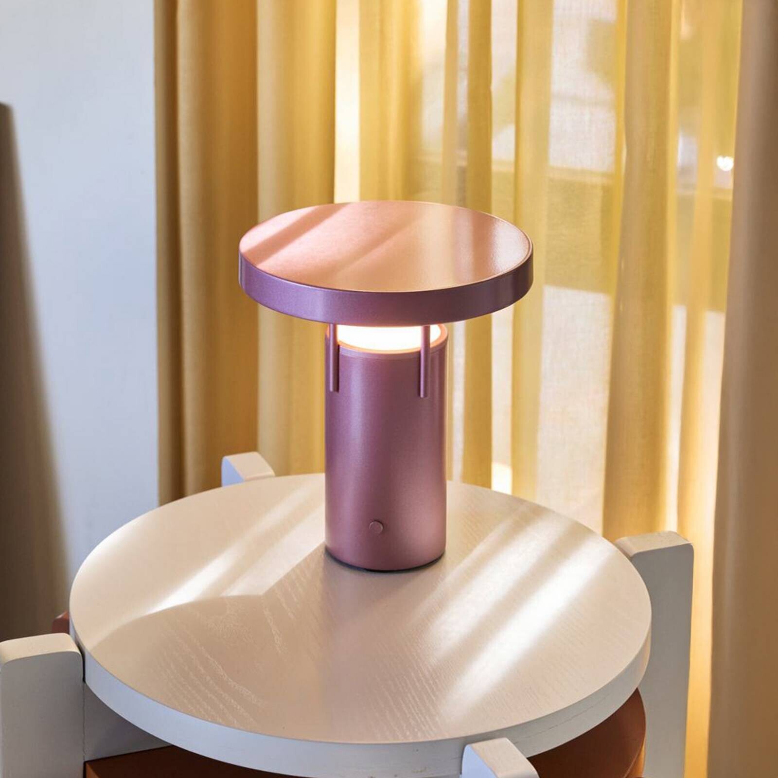 HÜBSCH stolová LED lampa BringMe Mini, ružová metalíza, 20 cm