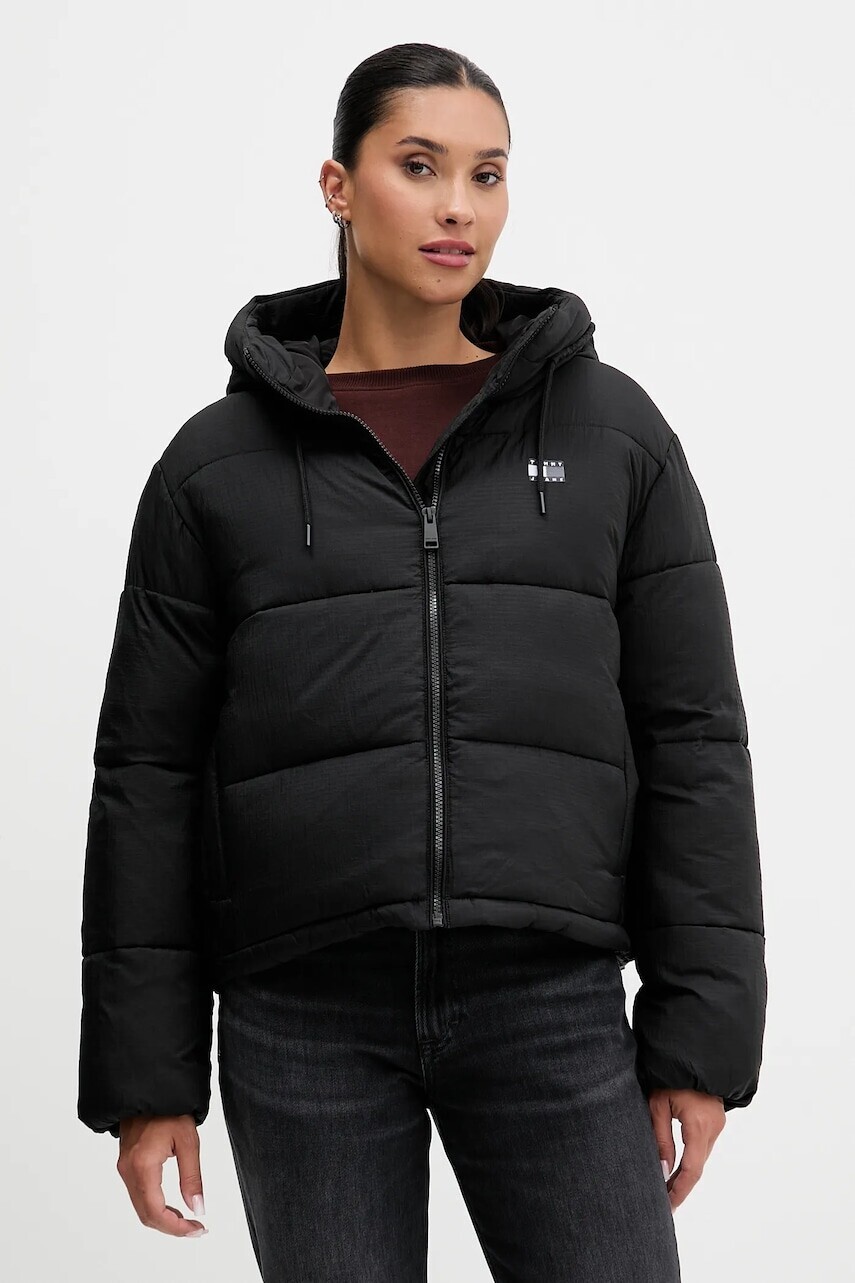 Bunda Tommy Jeans čierna farba, zimná, DW0DW21625