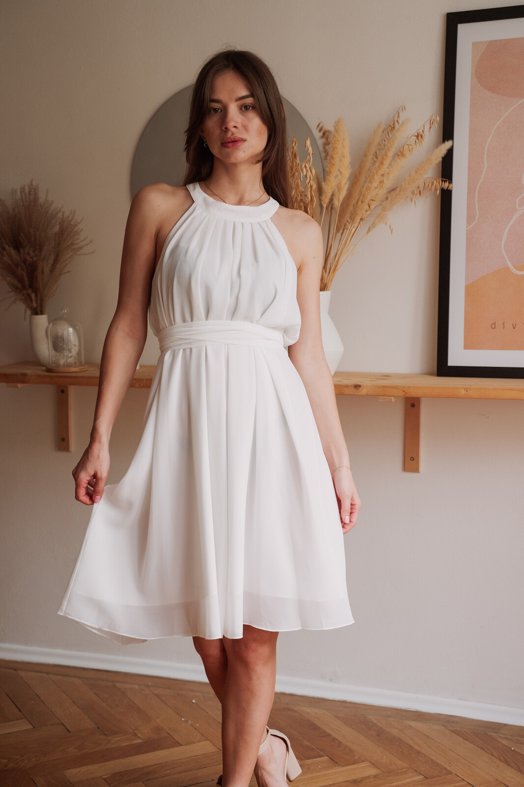 Numoco Poškodený tovar - Biele krátke šifónové šaty Veľkosť: L