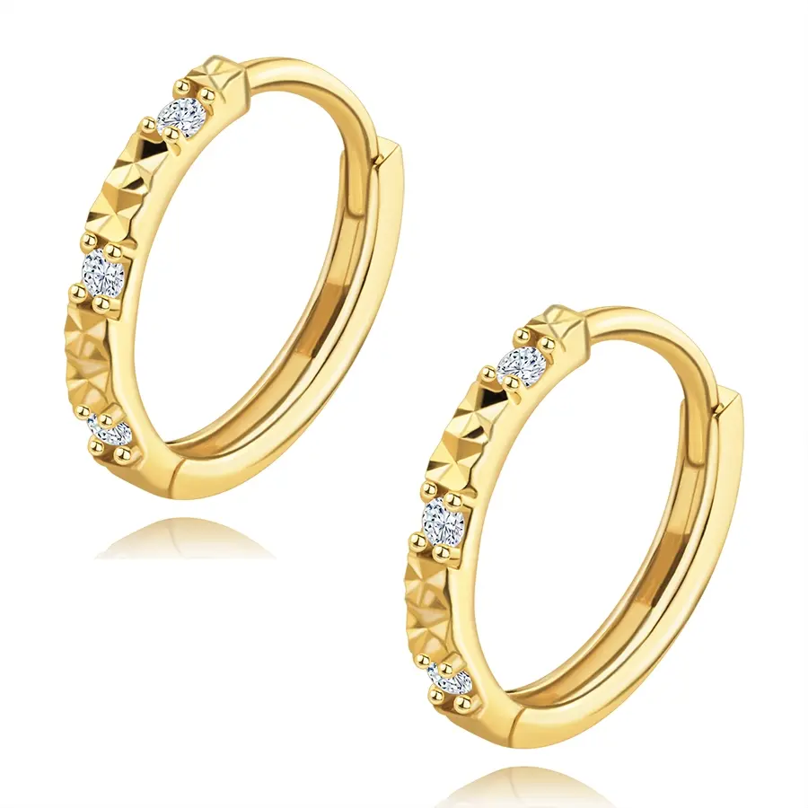 Náušnice zo 14K žltého zlata - štvorce s diamantovým rezom, zirkóny