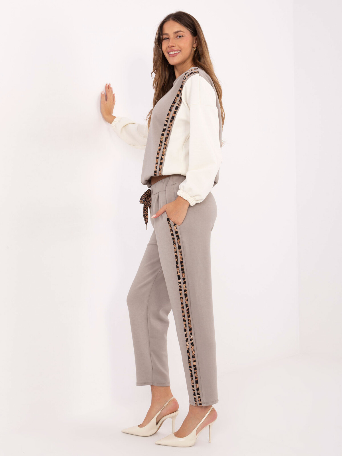 Dámsky komplet v tmavobéžovej farbe