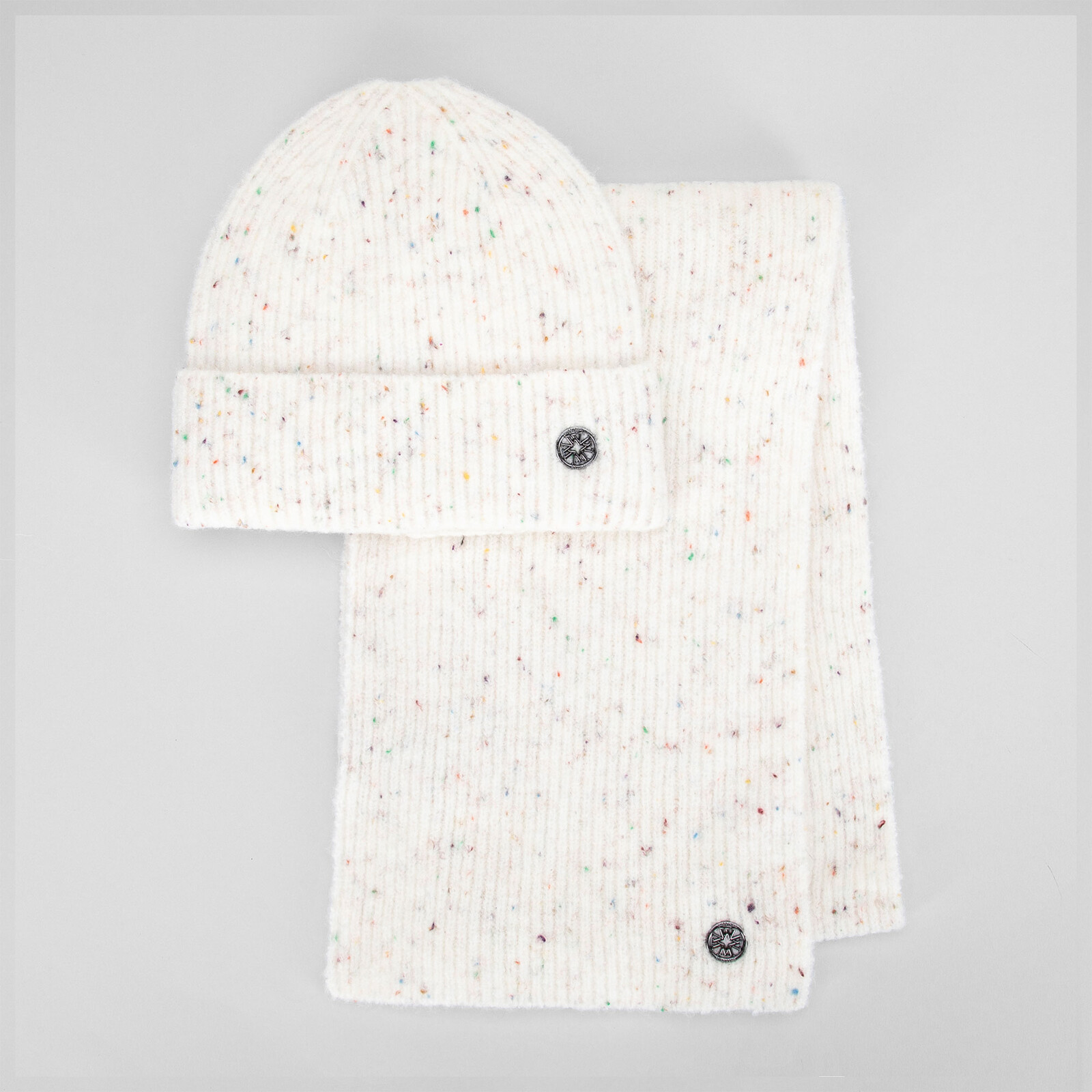 Dámsky ecru zimný set – čiapka a šál s jemným logom výrobcu 101-SF-211-0