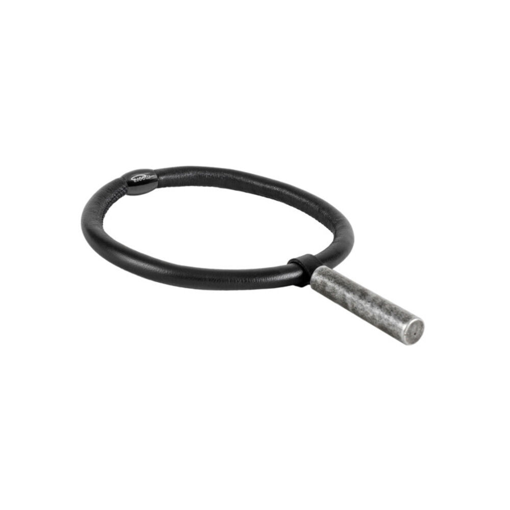 Dámsky kožený choker náhrdelník s kovovým príveskom - matným valčekom 18456