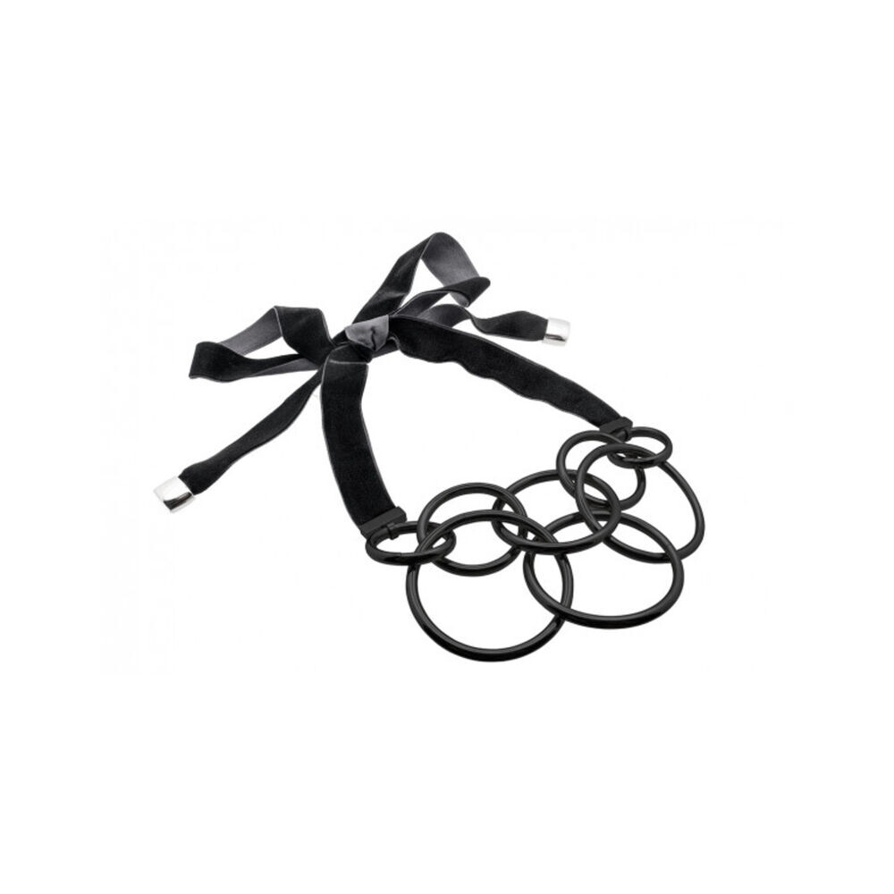 Dámsky náhrdelník s čiernymi kruhmi a zamatovou stuhou 18795